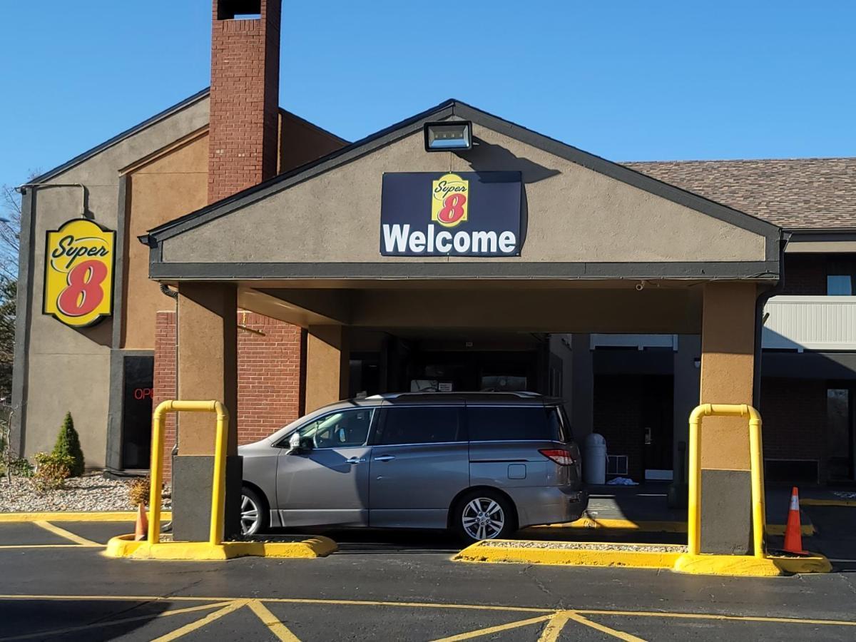 Super 8 By Wyndham Kansas City Airport North Exterior foto